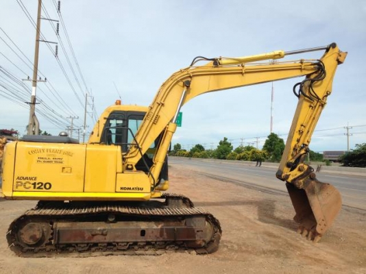ขายรถแบคโฮ KOMATSU PC120-6 ทำงาน 4000 ชั่วโมง ระบบไฟฟ้าเต็ม รถนอกนำเข้าสภาพสวย  มีVDOครับ