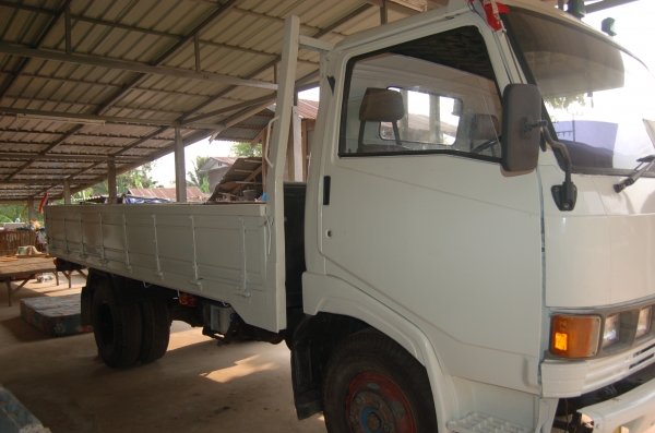 ขายด่วนรถบรรทุก 6 ล้อ Hino 117 แรงม้า รุ่น kn777 สภาพดีมากพร้อมใช้งาน