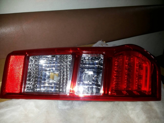 ไฟท้าย. กะบะ.   อีซูสุ ดีแม็ก 2013