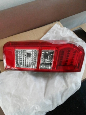 ไฟท้าย. กะบะ.   อีซูสุ ดีแม็ก 2013