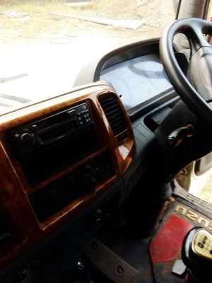 รถฮีโน่ 10 ล้อดั้ม 220 แรงม้า. ปี 48  สนใจติดต่อ 081 - 6079515