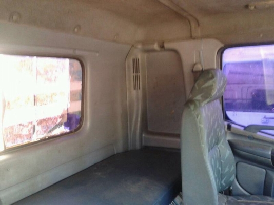 รถฮีโน่ 10 ล้อดั้ม 220 แรงม้า. ปี 48  สนใจติดต่อ 081 - 6079515