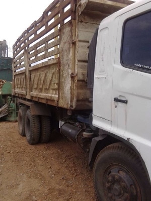 รถฮีโน่ 10 ล้อดั้ม 220 แรงม้า. ปี 48  สนใจติดต่อ 081 - 6079515