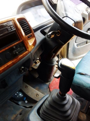 รถฮีโน่ 10 ล้อดั้ม 220 แรงม้า. ปี 48  สนใจติดต่อ 081 - 6079515