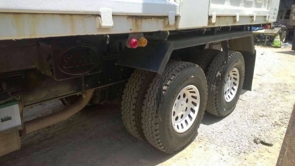 รถอีซูซุ 10 ล้อดั้ม 270 แรงม้า. ปี 49  ( รถสวยๆ )  สนใจติดต่อ 081 - 6079515