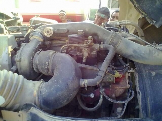 รถฮีโน่ 10 ล้อดั้ม เปอร์เฟีย.  320 แรงม้า.  สนใจติดต่อ 081 - 6079515