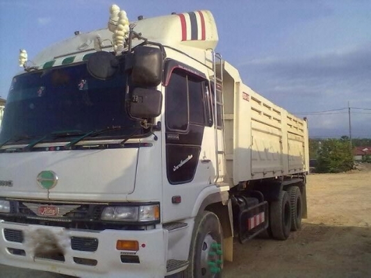 รถฮีโน่ 10 ล้อดั้ม เปอร์เฟีย.  320 แรงม้า.  สนใจติดต่อ 081 - 6079515