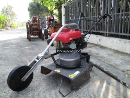 ราคา 13800  รถตัดหญ้าแบบเดินตาม!!! รหัสสินค้า : 14001572  ยี่ห้อ : MITSUBISHI รุ่น : KZAJ