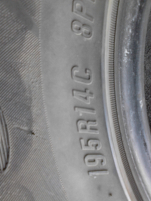 195R14   MAXXIS MA-579  มีชุด 4 เส้น  โทร.081-427-3941