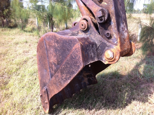 ขายรถแบคโฮ KOMATSU PC-200-3 ช่วงล้างสวย ใช้งานได้ ราคา 490000 ต่อรอง