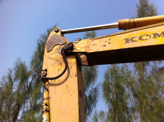 ขายรถแบคโฮ KOMATSU PC-200-3 ช่วงล้างสวย ใช้งานได้ ราคา 490000 ต่อรอง