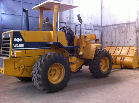 ขายรถตักล้อยาง KOMATSU WA-100-1 รถสวยมาก ต่อแขนแล้ว พร้อมใช้ ราคาคุยกันครับ