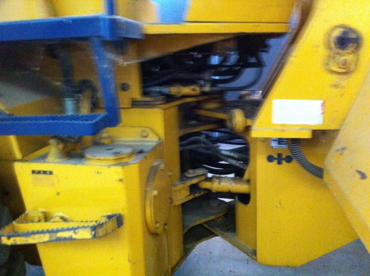 ขายรถตักล้อยาง KOMATSU WA-100-1 รถสวยมาก ต่อแขนแล้ว พร้อมใช้ ราคาคุยกันครับ