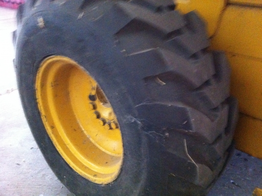 ขายรถตักล้อยาง KOMATSU WA-100-1 รถสวยมาก ต่อแขนแล้ว พร้อมใช้ ราคาคุยกันครับ