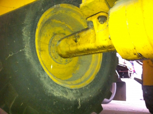 ขายรถตักล้อยาง KOMATSU WA-100-1 รถสวยมาก ต่อแขนแล้ว พร้อมใช้ ราคาคุยกันครับ