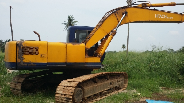 ขายอะใหล่ด่วน HITACHI EX200-2ทั้งคัน ตัดพรุ่งวันที่ 24