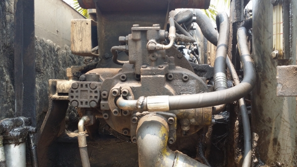 ขายอะใหล่ด่วน HITACHI EX200-2ทั้งคัน ตัดพรุ่งวันที่ 24