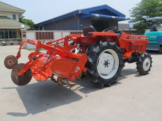 รถไถ KUBOTA L1-235DT มือสอง นำเข้าจากญี่ปุ่น