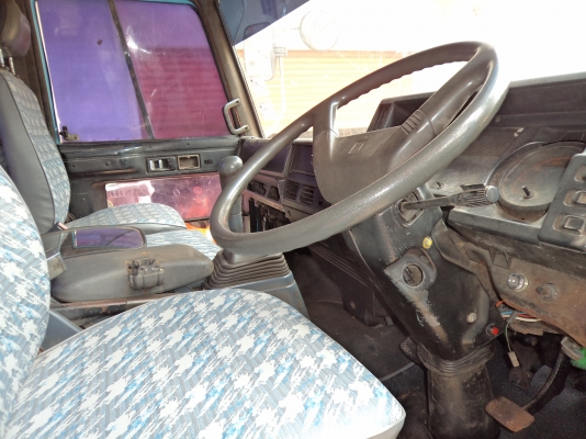 ขาย475000บาทรถ6ล้ออีซูซุร็อกหัวคัซซีครื่อง165แรงม้า เอกสารพร้อมโอน