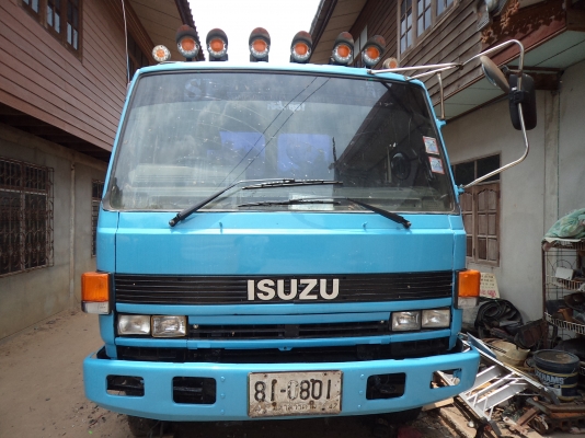 ขาย475000บาทรถ6ล้ออีซูซุร็อกหัวคัซซีครื่อง165แรงม้า เอกสารพร้อมโอน