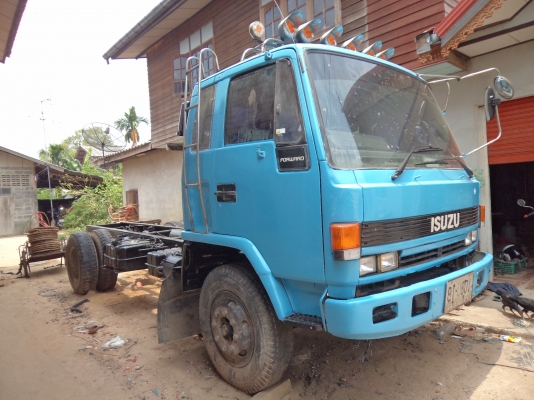 ขาย475000บาทรถ6ล้ออีซูซุร็อกหัวคัซซีครื่อง165แรงม้า เอกสารพร้อมโอน