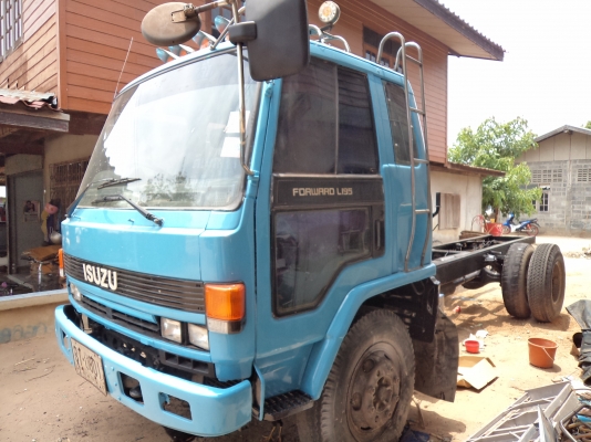 ขาย475000บาทรถ6ล้ออีซูซุร็อกหัวคัซซีครื่อง165แรงม้า เอกสารพร้อมโอน