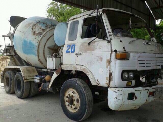 รถบรรทุก 10 ล้อ โม่ปูน