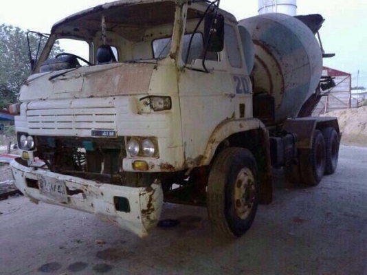 รถบรรทุก 10 ล้อ โม่ปูน