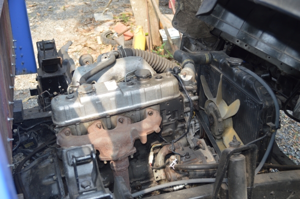 Isuzu  ELF สี่ล้อเล็ก 2,800 cc รถสวยเลขสวย