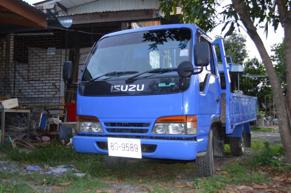 Isuzu  ELF สี่ล้อเล็ก 2,800 cc รถสวยเลขสวย