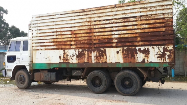 ขายรถสิบล้อหัวสามใบปัด