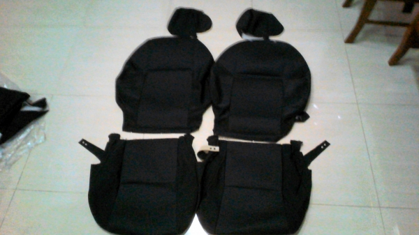 ขายผ้าหุ้มเบาะ แท้ๆ กำมะหยี่ สีดำ ถอดจากรถป้ายแดง vigo 4 ประตู ยังไม่เคยนั่ง 1000 บาท