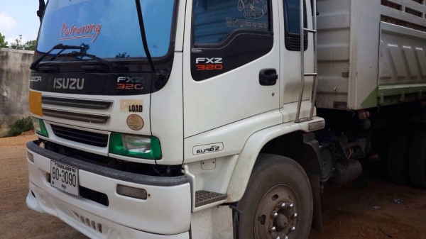 Izusu320 hp ทะเบียนพร้อมโอนจัดไฟแนนซ์ 1800000 ยางสวย 10 เส้น คัดซีสวย ไม่มีสนิม เบรคพึ่งทำใหม่ รถเช็คช่วงล่าง เข้าศูนย์ izusu มีเก็บแคปหลังนิดหน่อย โดนไม้ฟาด แอร์เย็นช่ำ เครื่องเกียร์หัวเดิม รถเช็คศูนย์ตลอด ภาษี ธันวา 57 กระบะดั้ม สามมิตร Izusu320 hp ทะเบียนพร้อมโอนจัดไฟแนนซ์ 1800000 ยางสวย 10 เส้น คัดซีสวย ไม่มีสนิม เบรคพึ่งทำใหม่ รถเช็คช่วงล่าง เข้าศูนย์ izusu มีเก็บแคปหลังนิดหน่อย โดนไม้ฟาด แอร์เย็นช่ำ เครื่องเกียร์หัวเดิม รถเช็คศูนย์ตลอด ภาษี ธันวา 57 กระบะดั้ม สามมิตร
