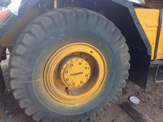 รถเครน ทาดาโน่ ๒๕๐ รถมีอุปกรณ์ครบ ไม่มีทะเบียน