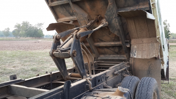 ขายด่วนหกล้อดั้มDECA195ดั้มสภาพพร้อมใช้สวยสุดๆปี53จัดไฟแนนท์ได้สูงโทร0843923995