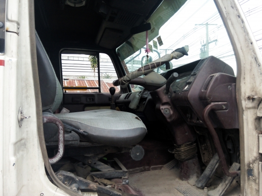 ขายรถ 10 ล้อโม่ปูน 3 คัน NISSAN 280 แรงม้า 1 คัน 260 แรงม้า 2 คันราคาคันละ 750000