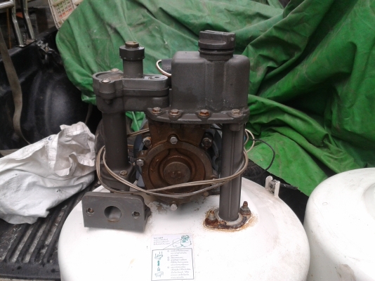 ปั้มน้ำตัวใหญ่ ขาย 2000 บาท