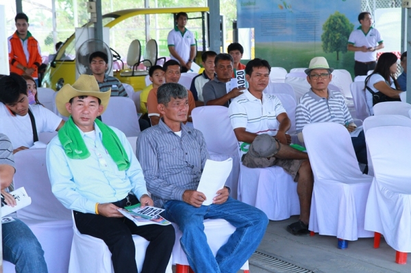 3 พ.ค 57 ยิ่งใหญ่กว่าเดิม งานประมูลเครื่องจักรกลการเกษตรมือสองที่ใหญ่ที่สุด