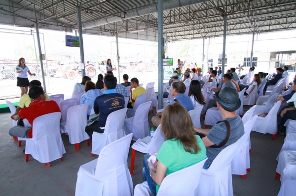 3 พ.ค 57 ยิ่งใหญ่กว่าเดิม งานประมูลเครื่องจักรกลการเกษตรมือสองที่ใหญ่ที่สุด