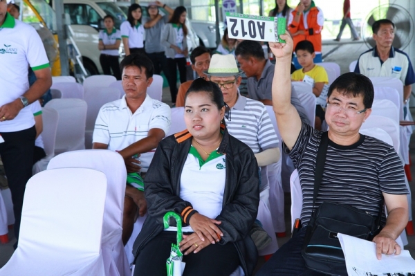 3 พ.ค 57 ยิ่งใหญ่กว่าเดิม งานประมูลเครื่องจักรกลการเกษตรมือสองที่ใหญ่ที่สุด