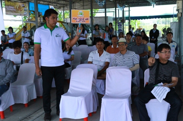 3 พ.ค 57 ยิ่งใหญ่กว่าเดิม งานประมูลเครื่องจักรกลการเกษตรมือสองที่ใหญ่ที่สุด