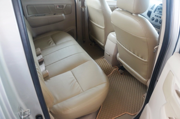 TOYOTA VIGO 4ประตู ปี 2005 ขายรถสวย สีสวย ARIBAG+ABS เครื่องเดิม เกียร์,ช่วงล่าง ปกติ แอร์เย็น ล้อ MAX สภาพ เบาะ,พวงมาลัย สวย รถพร้อมใช้งานทีนที จัดไฟแนนได้