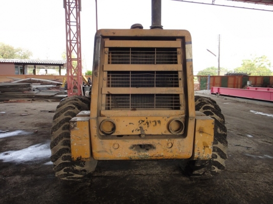 รถตัก Komatsu 501 เอวอ่อนคล่องตัว รถตัก Komatsu 501 เอวอ่อนคล่องตัว