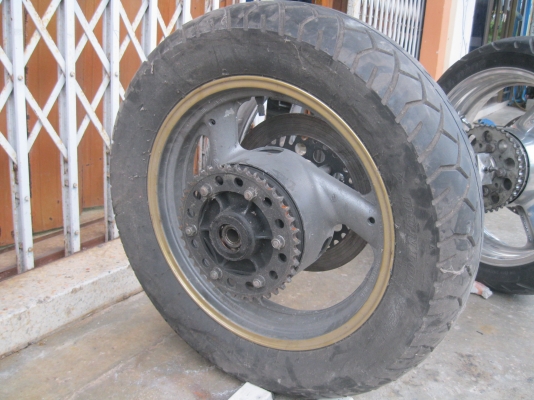 ขายเหมายกชุด....7000 บาทหรือแลกยางเบอร์200ครับ...