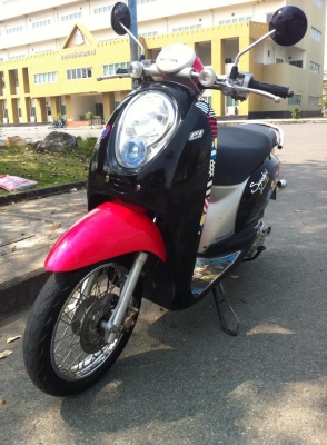 ขาย Honda Scoopy i ชมพู-ดำ ปลายปี 2555ราคา 19,500บาท ลดได้นะครับ