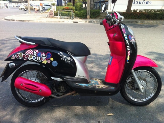 ขาย Honda Scoopy i ชมพู-ดำ ปลายปี 2555ราคา 19,500บาท ลดได้นะครับ