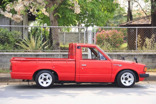 ขาย datsun 720 สภาพทำมาหมดแล้ว