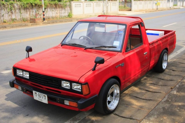 ขาย datsun 720 สภาพทำมาหมดแล้ว