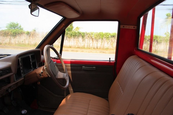 ขาย datsun 720 สภาพทำมาหมดแล้ว