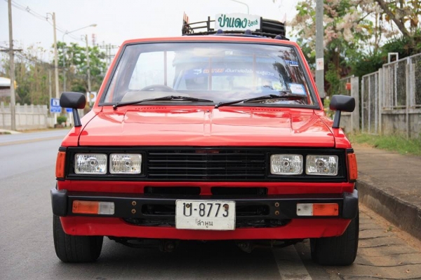 ขาย datsun 720 สภาพทำมาหมดแล้ว